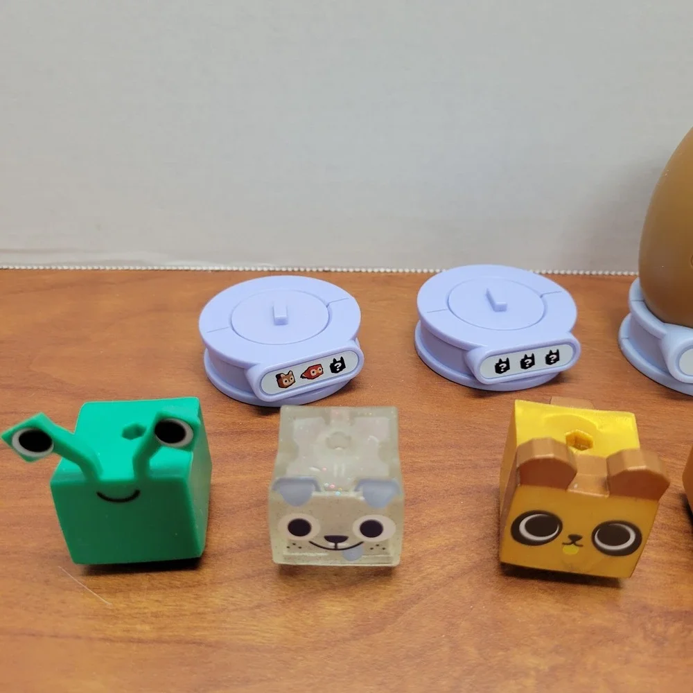 Pet Simulator X lot of‎ 7 with accessories